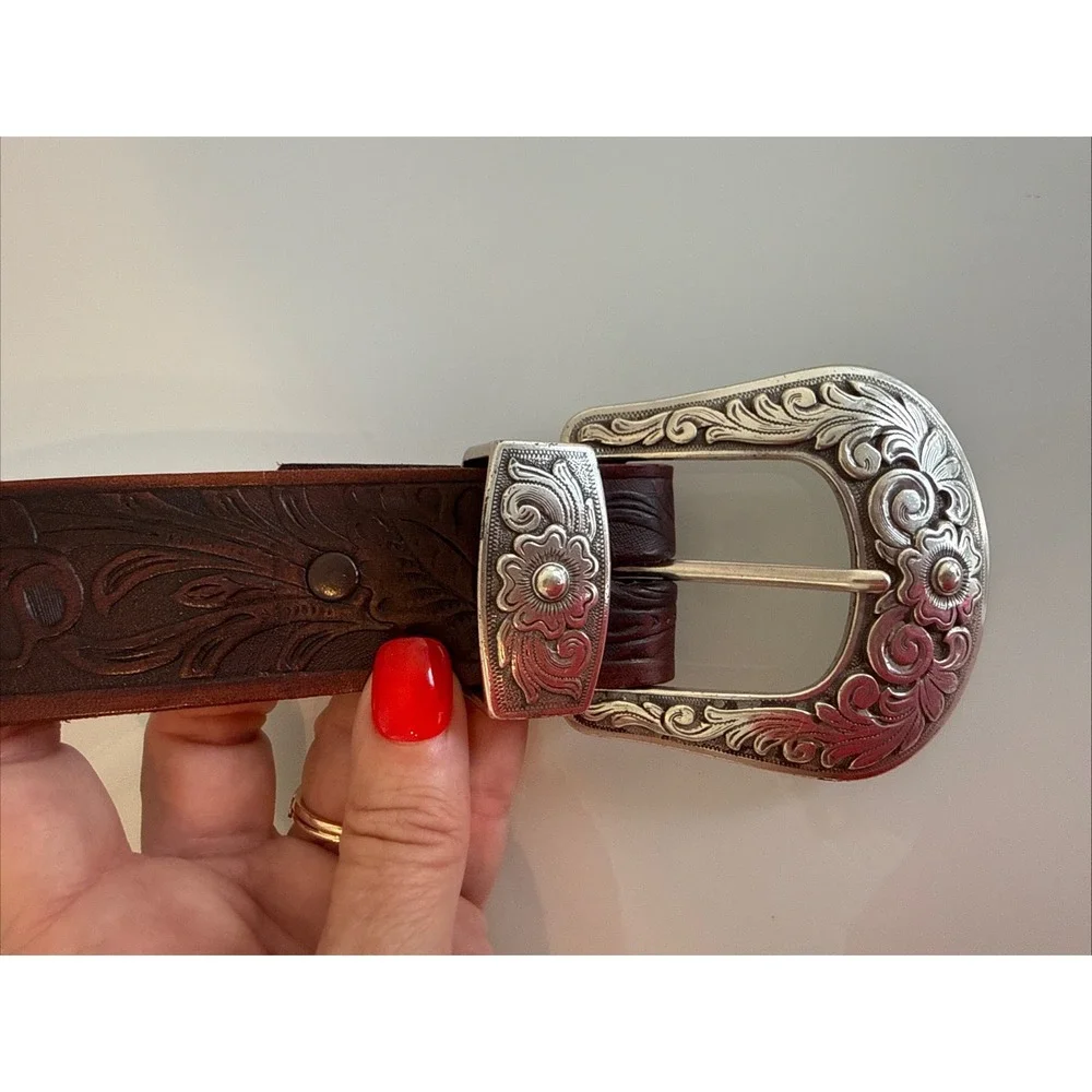 Beautiful Mens Western Embossed Leather Belt Size 40 Marked 2006 By IVAN